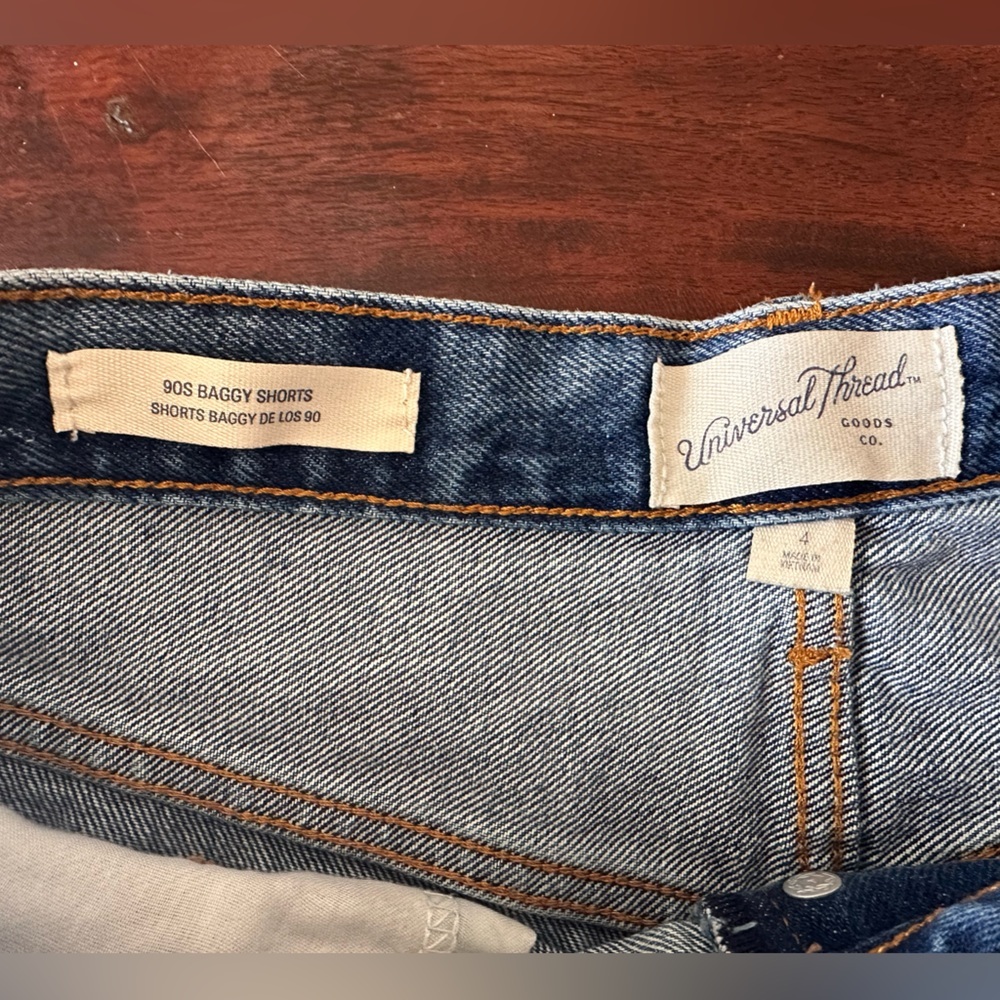 Universal Thread 90s Baggy Distressed Denim Shorts Women’s Size 4 - Picture 3 of 8